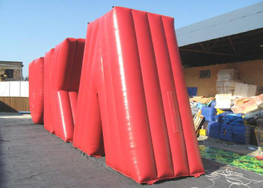 محصولات تبلیغاتی بادکنکی قرمز غول پلاستیک با نام تجاری کلمات برای محل در فضای باز
