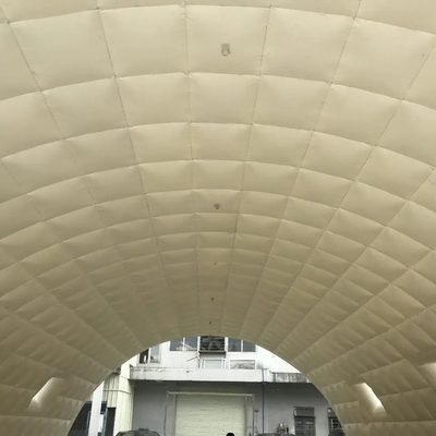 چادر بادی قابل حمل بزرگ در فضای باز کارواش برای زمین فوتبال