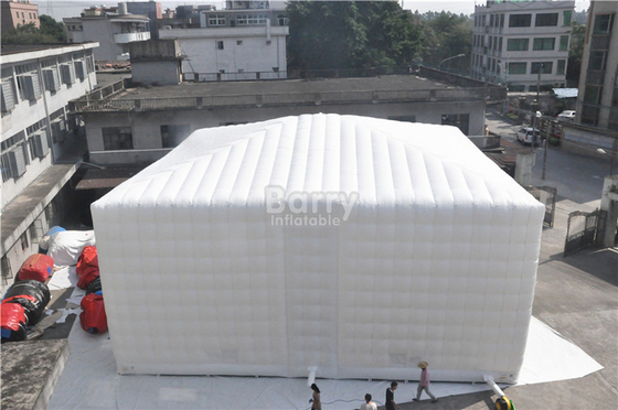 چادر مکعبی بادی مربع سفید ضد آتش برای امداد رسانی در بلایا