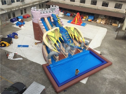 سرسره آبی بادی اژدها صنعتی 15X11X8M 0.9mm Pvc Tarpaulin Material