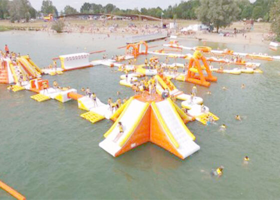 پارک تفریحی حیاط خلوت کودکان بادی شناور Aqua Sports Water Park